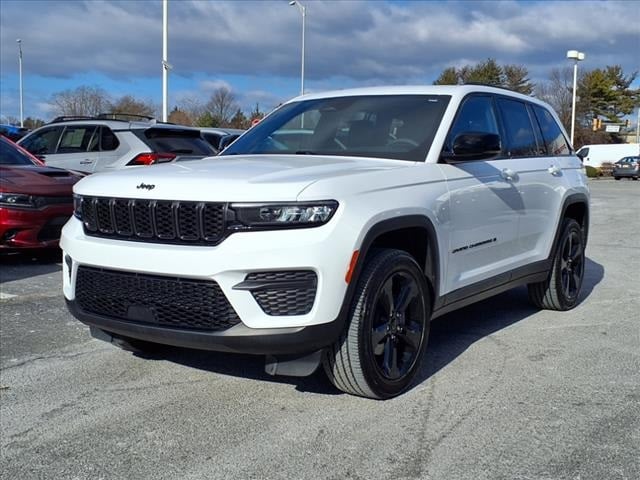 used 2023 Jeep Grand Cherokee car, priced at $35,900