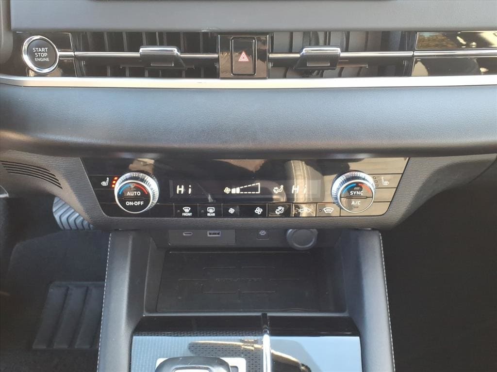 used 2022 Mitsubishi Outlander car, priced at $21,900