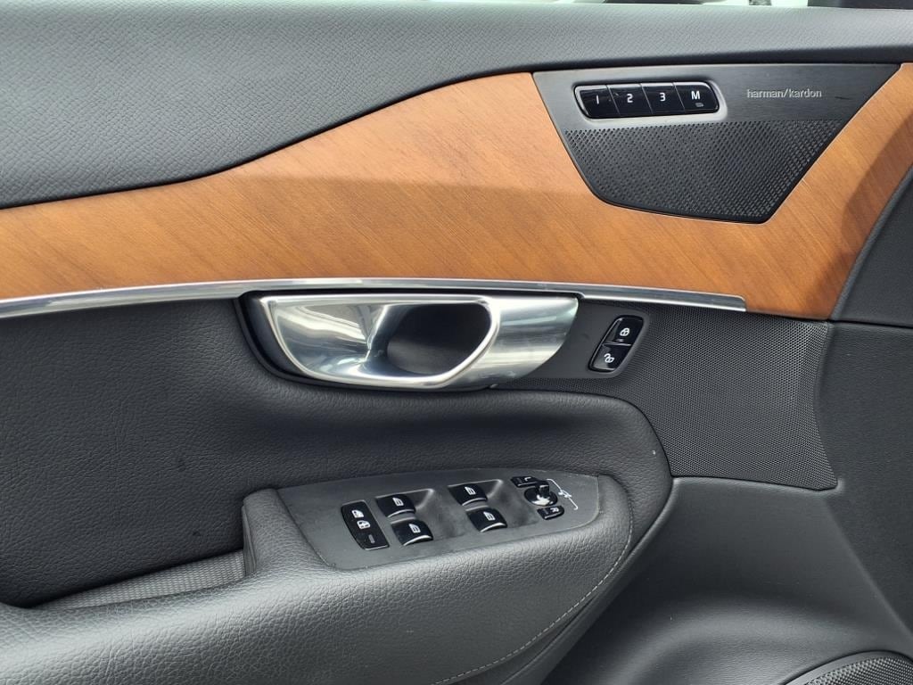 used 2022 Volvo XC90 car, priced at $39,500