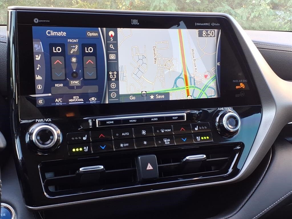 used 2022 Toyota Highlander Hybrid car, priced at $31,900