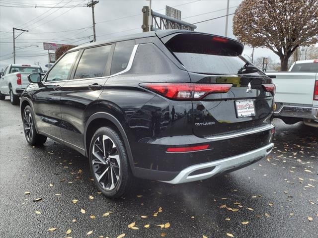 used 2022 Mitsubishi Outlander car, priced at $21,900