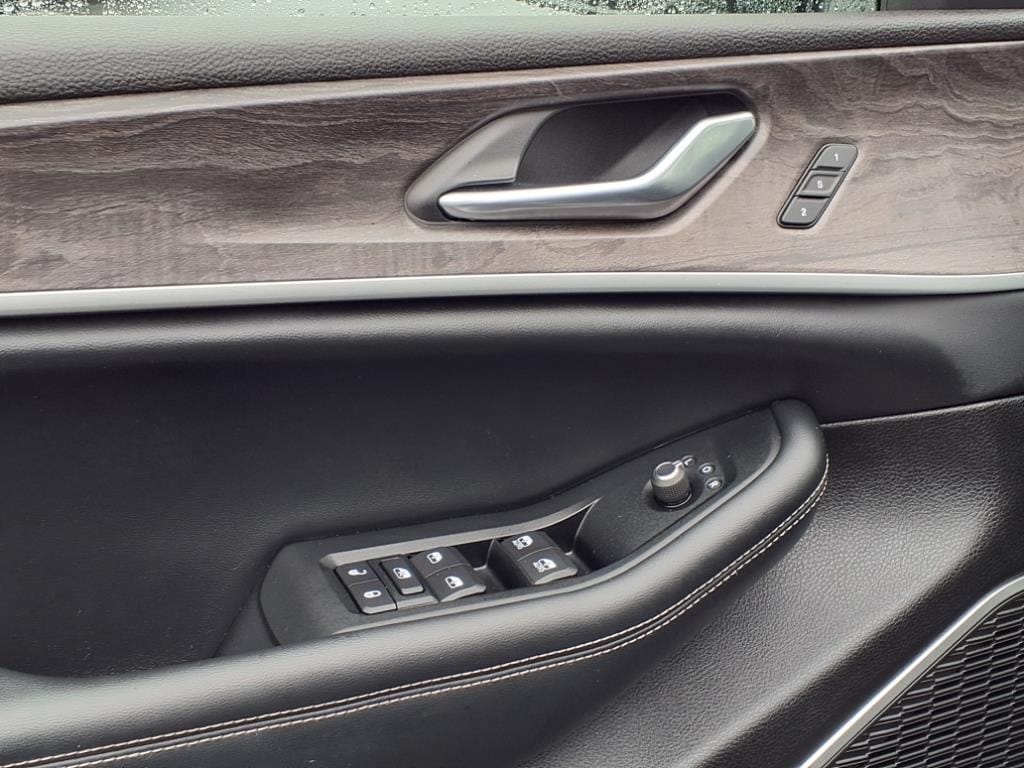 used 2022 Jeep Grand Cherokee L car, priced at $29,900