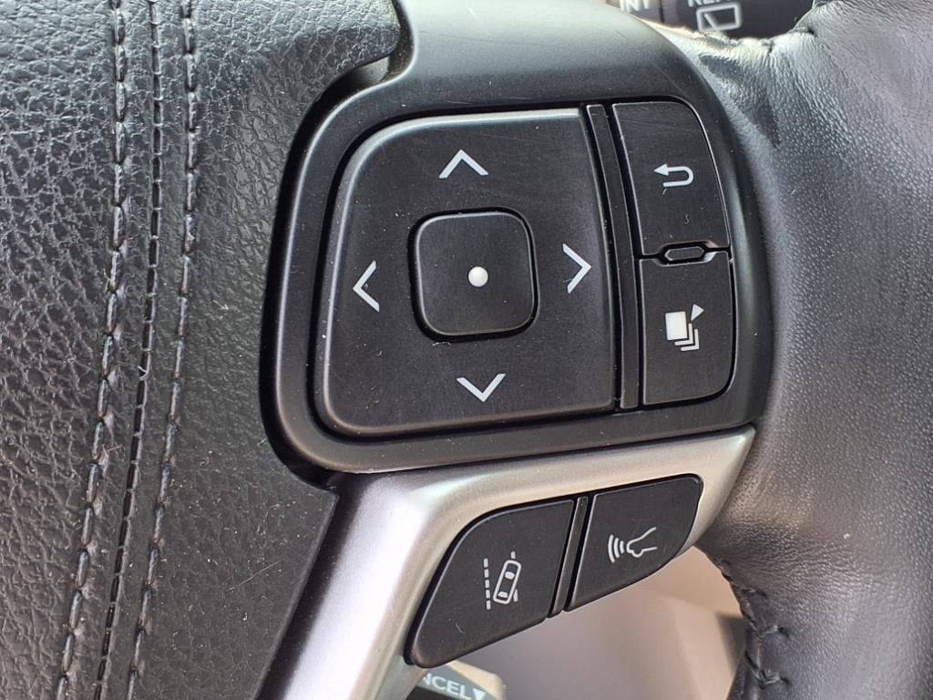 used 2017 Toyota Highlander car, priced at $24,900