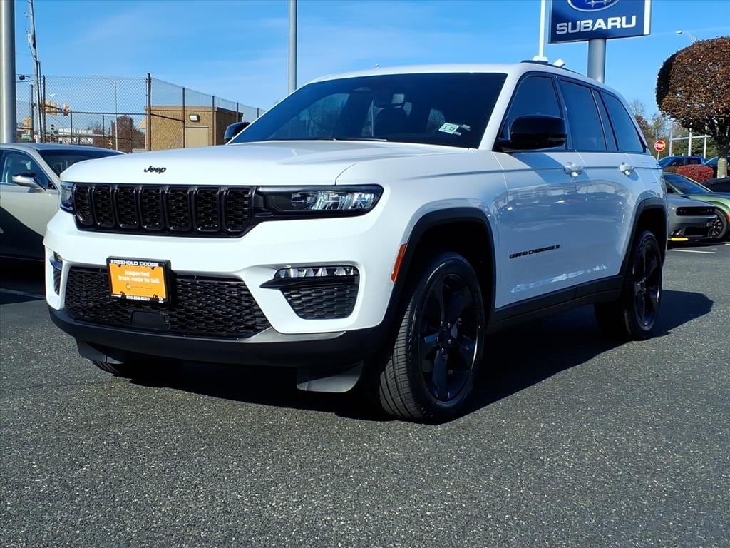 used 2024 Jeep Grand Cherokee car, priced at $34,900