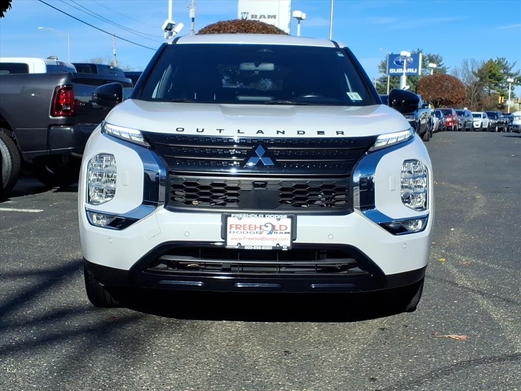used 2022 Mitsubishi Outlander car, priced at $21,900