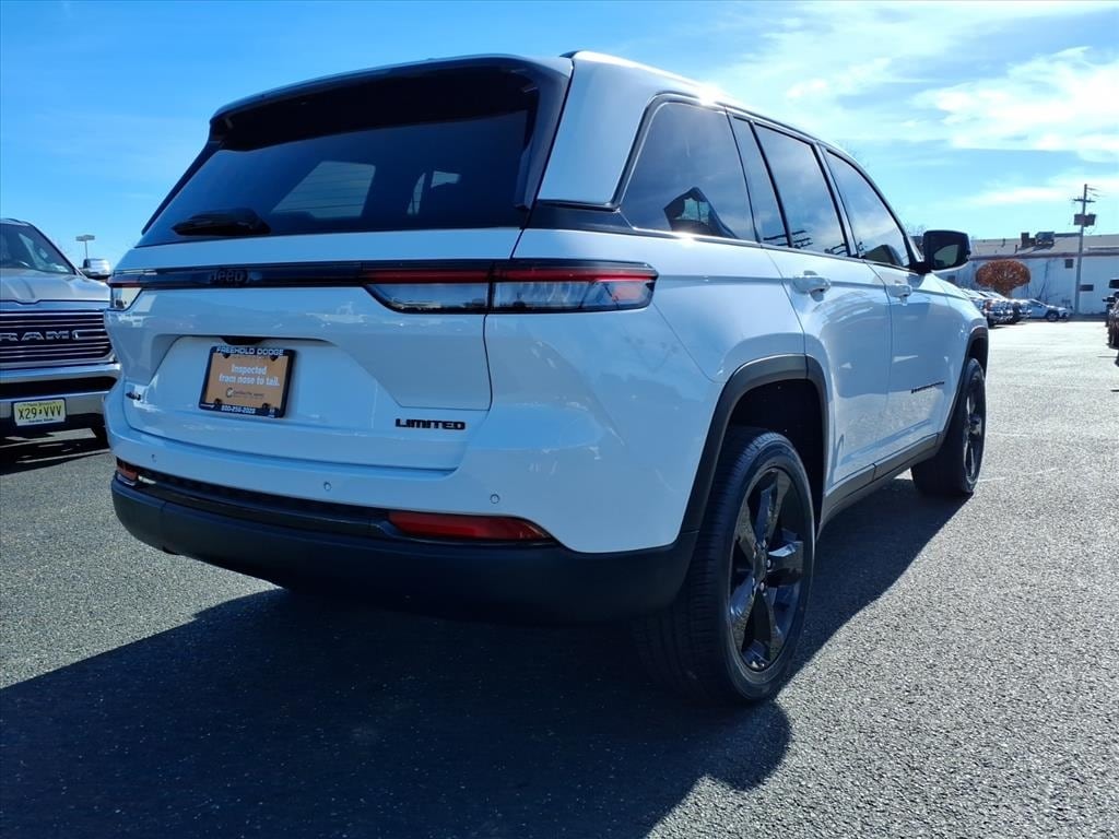 used 2024 Jeep Grand Cherokee car, priced at $34,900