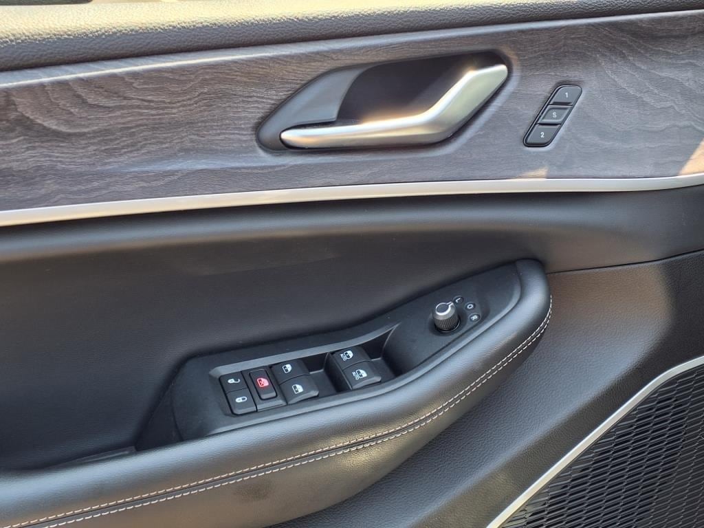 used 2022 Jeep Grand Cherokee L car, priced at $31,900