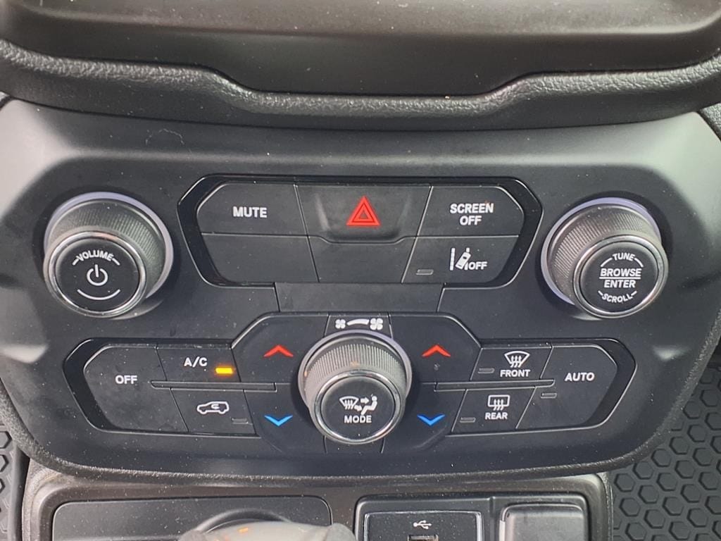 used 2021 Jeep Renegade car, priced at $18,900