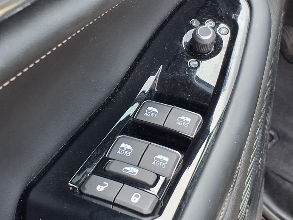 used 2022 Jeep Grand Cherokee L car, priced at $35,900