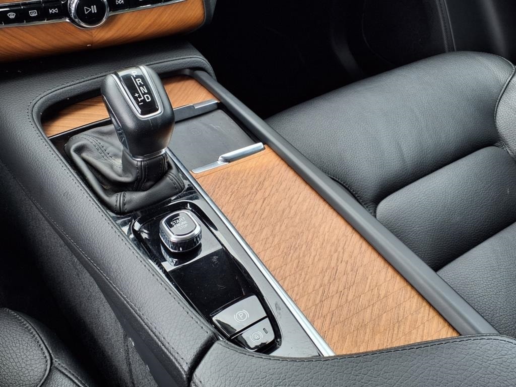 used 2022 Volvo XC90 car, priced at $39,500