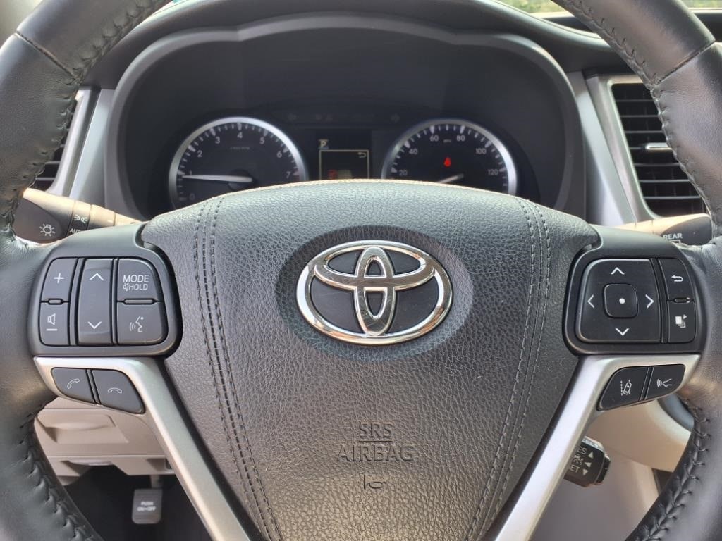 used 2017 Toyota Highlander car, priced at $24,900