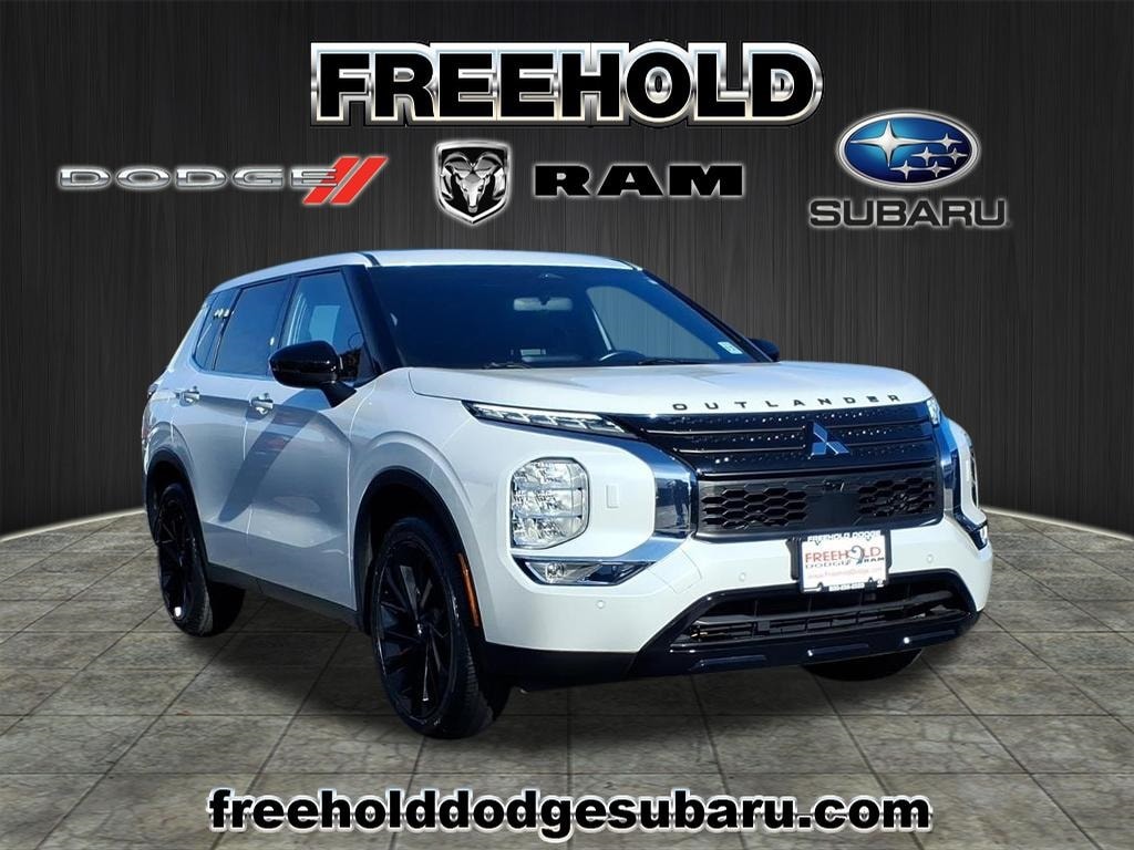 used 2022 Mitsubishi Outlander car, priced at $21,900