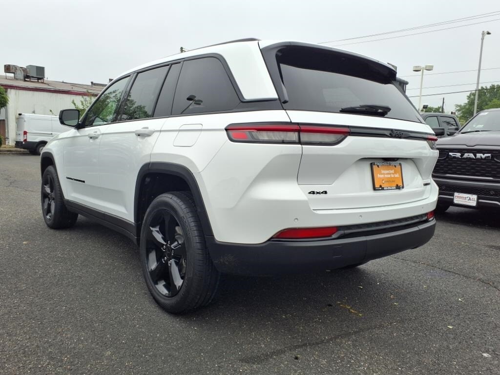 used 2023 Jeep Grand Cherokee car, priced at $27,900