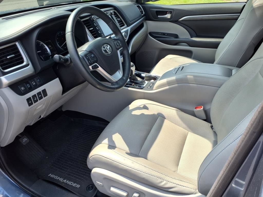used 2017 Toyota Highlander car, priced at $24,900