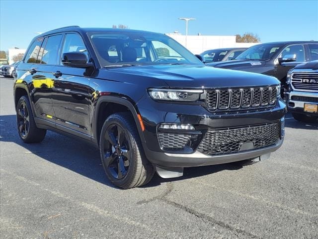 used 2023 Jeep Grand Cherokee car, priced at $34,900