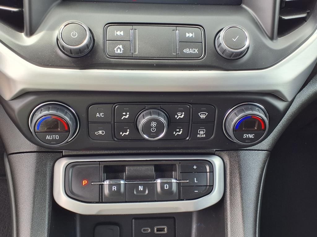 used 2022 GMC Acadia car, priced at $27,900