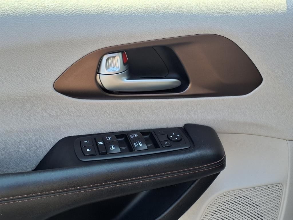 used 2017 Chrysler Pacifica car, priced at $13,900