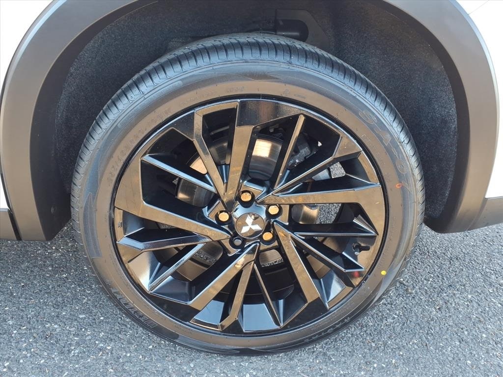 used 2022 Mitsubishi Outlander car, priced at $21,900