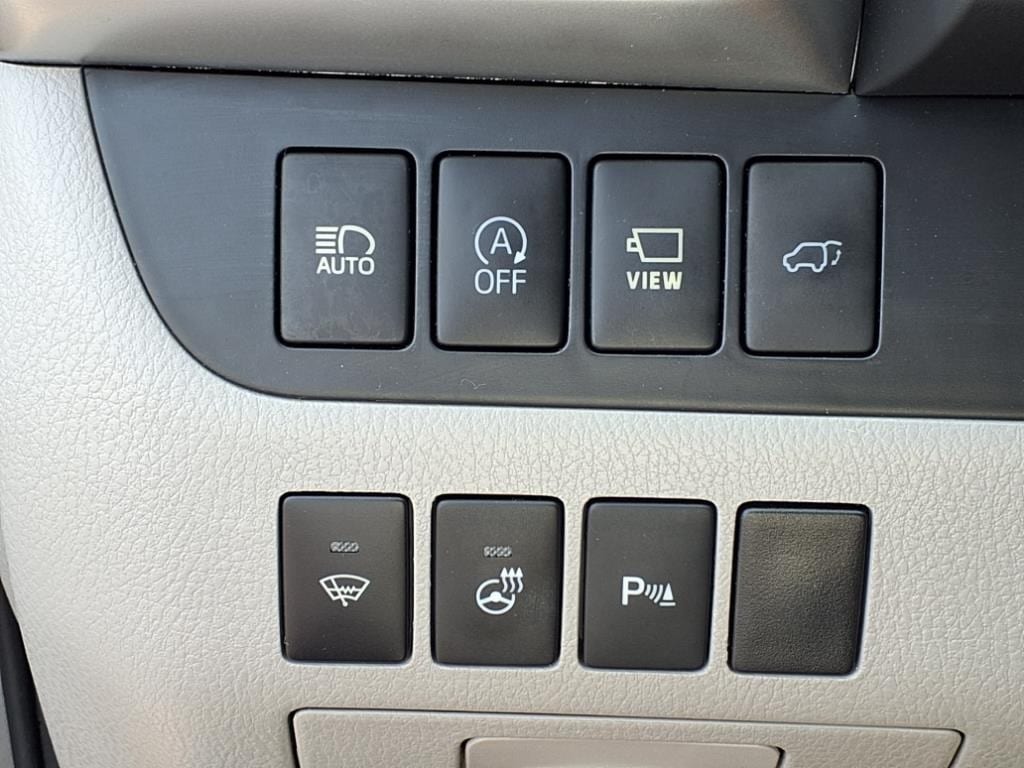 used 2017 Toyota Highlander car, priced at $24,900