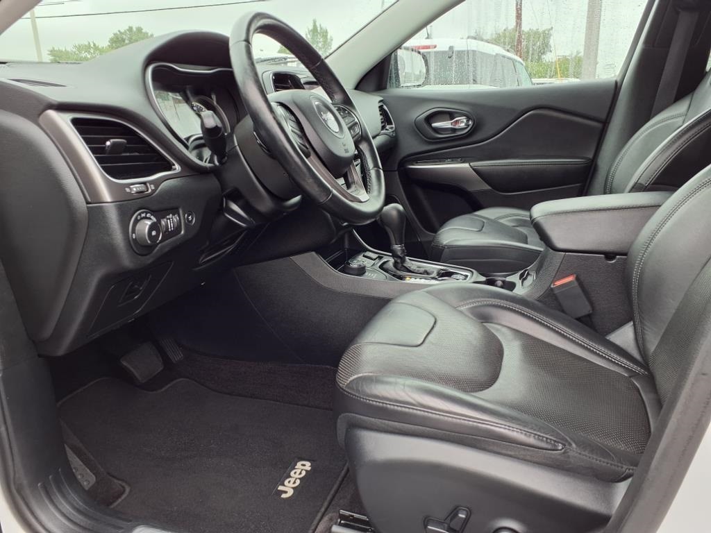 used 2019 Jeep Cherokee car, priced at $11,900