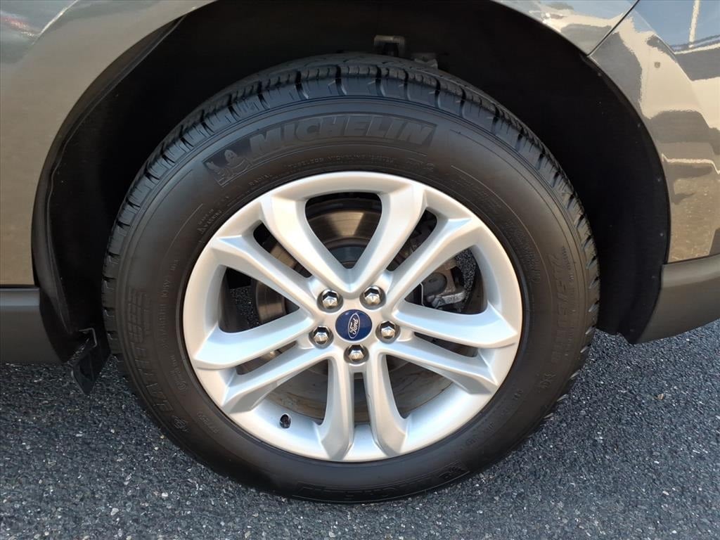 used 2019 Ford Edge car, priced at $13,900