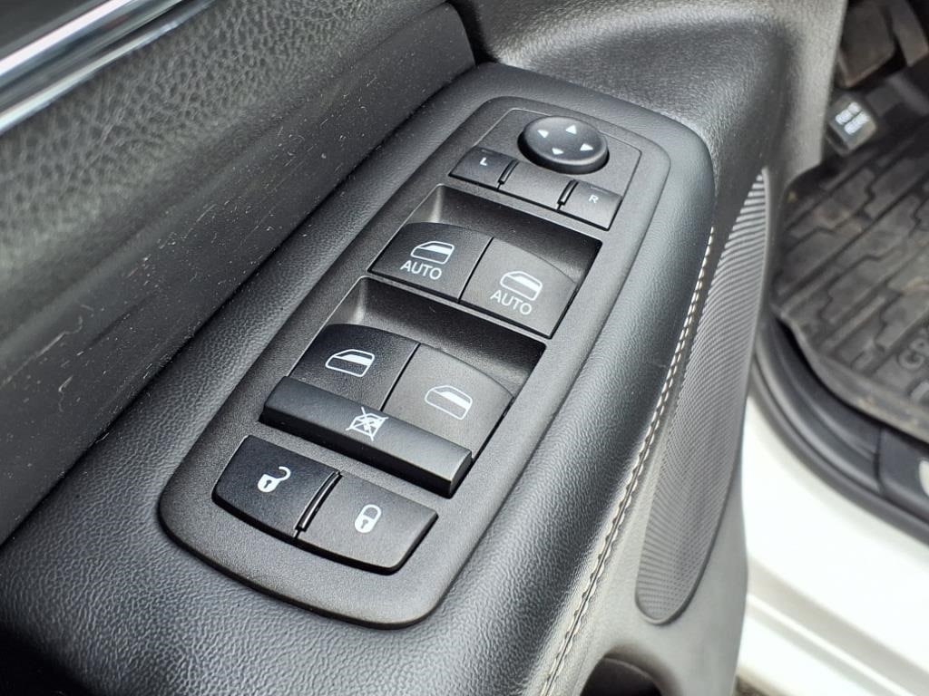 used 2021 Jeep Grand Cherokee car, priced at $28,900