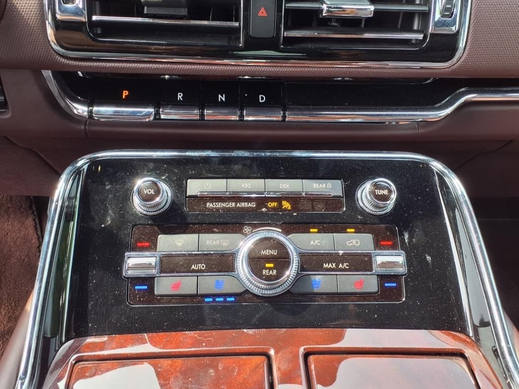 used 2021 Lincoln Navigator car, priced at $53,900