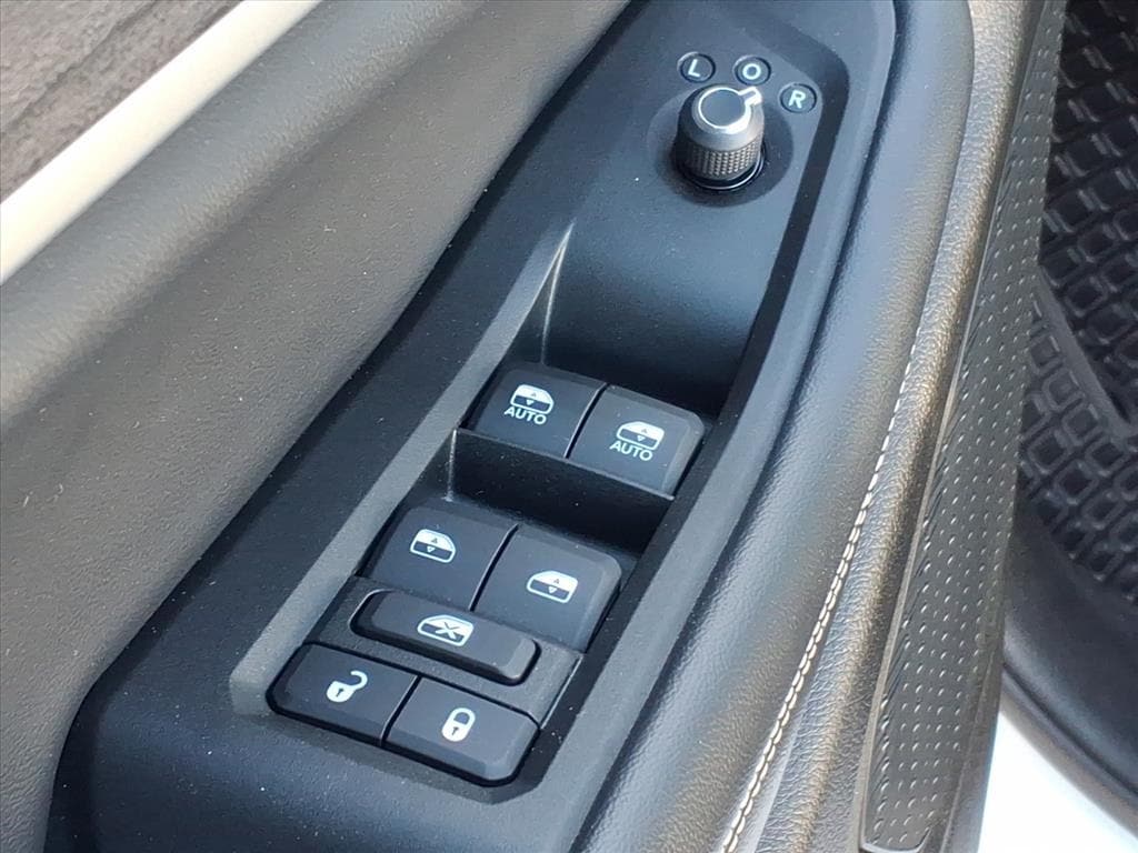 used 2024 Jeep Grand Cherokee car, priced at $34,900