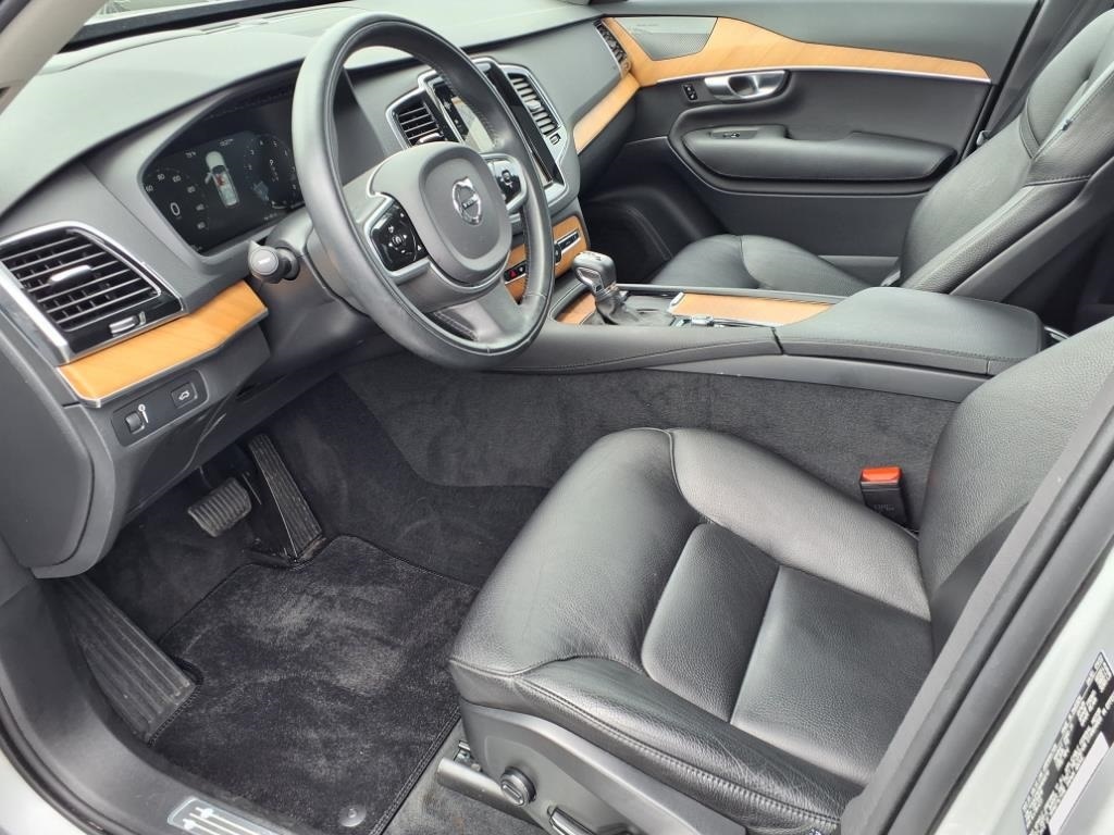 used 2022 Volvo XC90 car, priced at $39,500