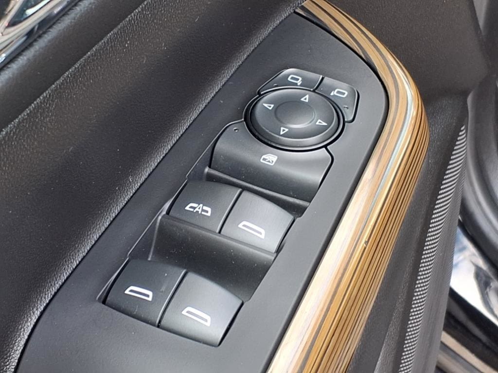 used 2022 GMC Acadia car, priced at $27,900