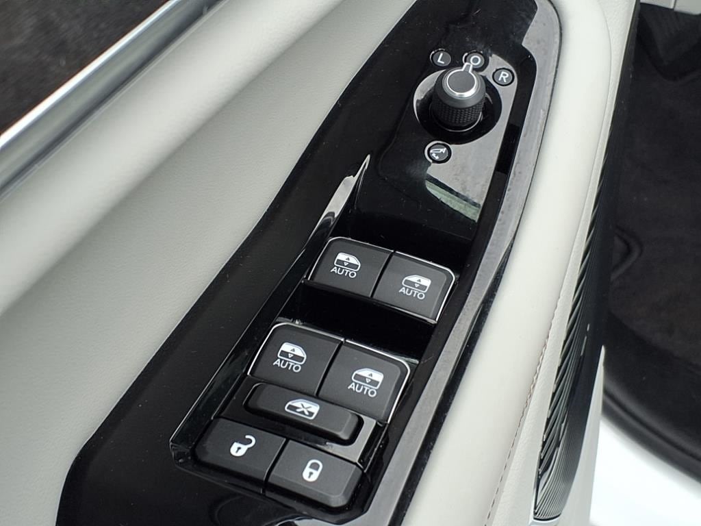 used 2021 Jeep Grand Cherokee L car, priced at $35,900