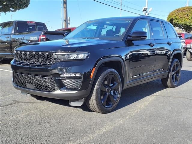 used 2023 Jeep Grand Cherokee car, priced at $34,900