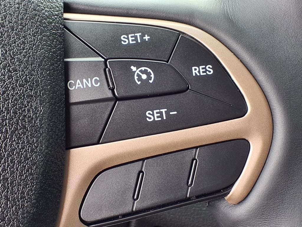 used 2014 Jeep Grand Cherokee car, priced at $14,900