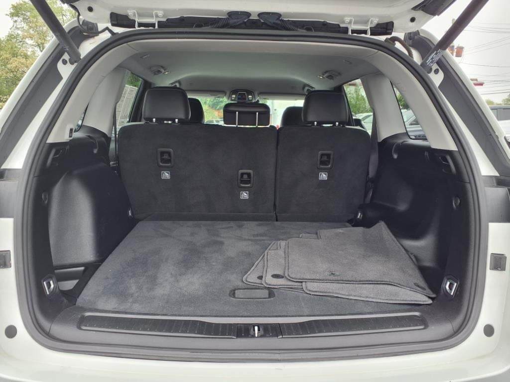 used 2023 Jeep Grand Cherokee car, priced at $27,900