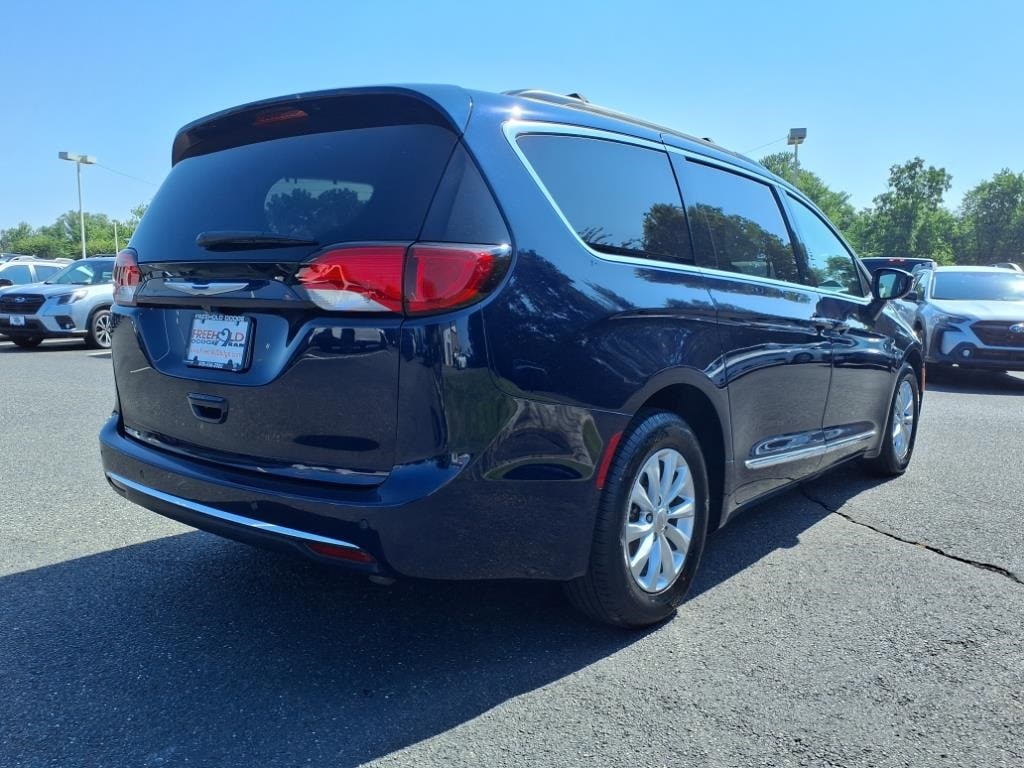 used 2017 Chrysler Pacifica car, priced at $13,900