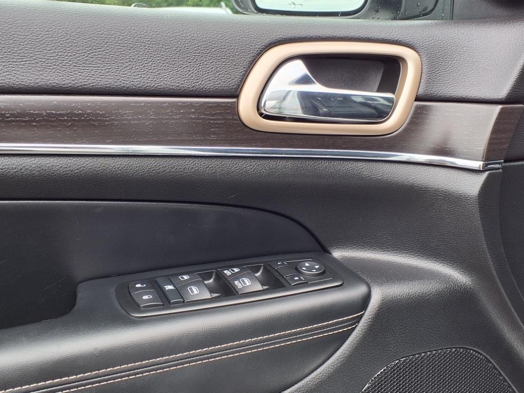 used 2014 Jeep Grand Cherokee car, priced at $14,900