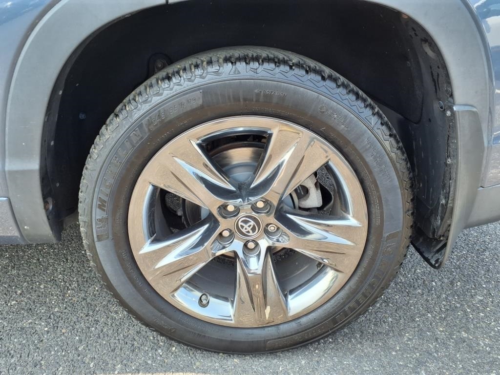 used 2017 Toyota Highlander car, priced at $24,900