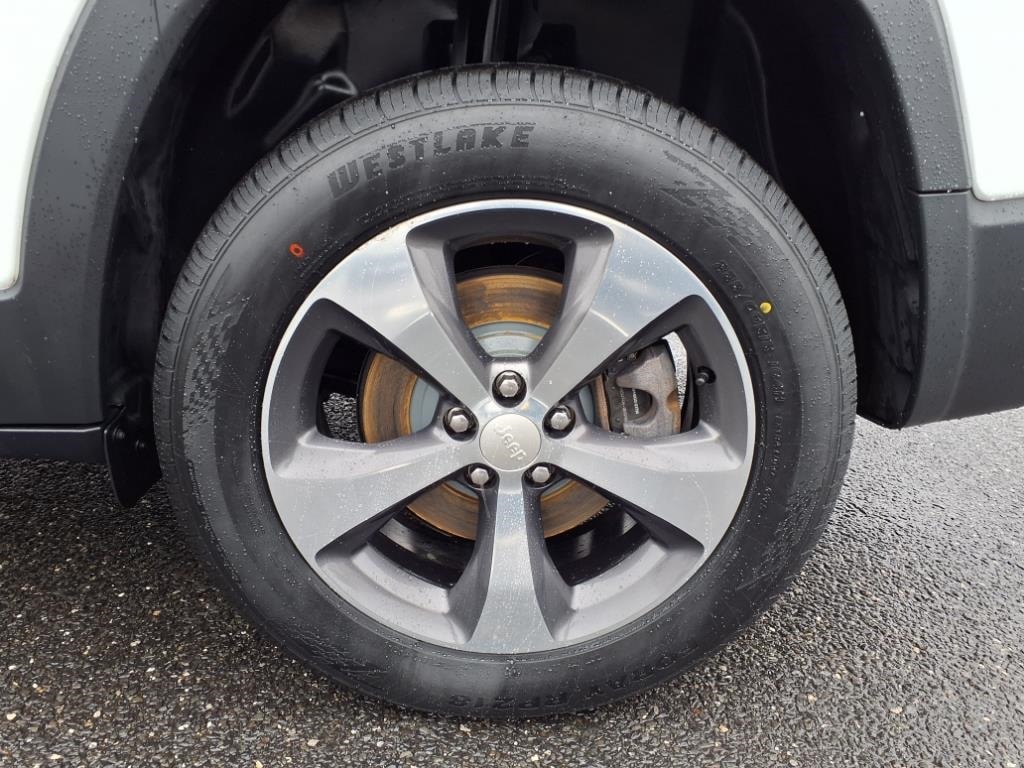 used 2019 Jeep Cherokee car, priced at $11,900