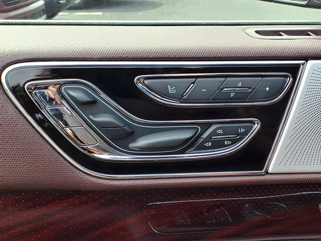 used 2021 Lincoln Navigator car, priced at $53,900