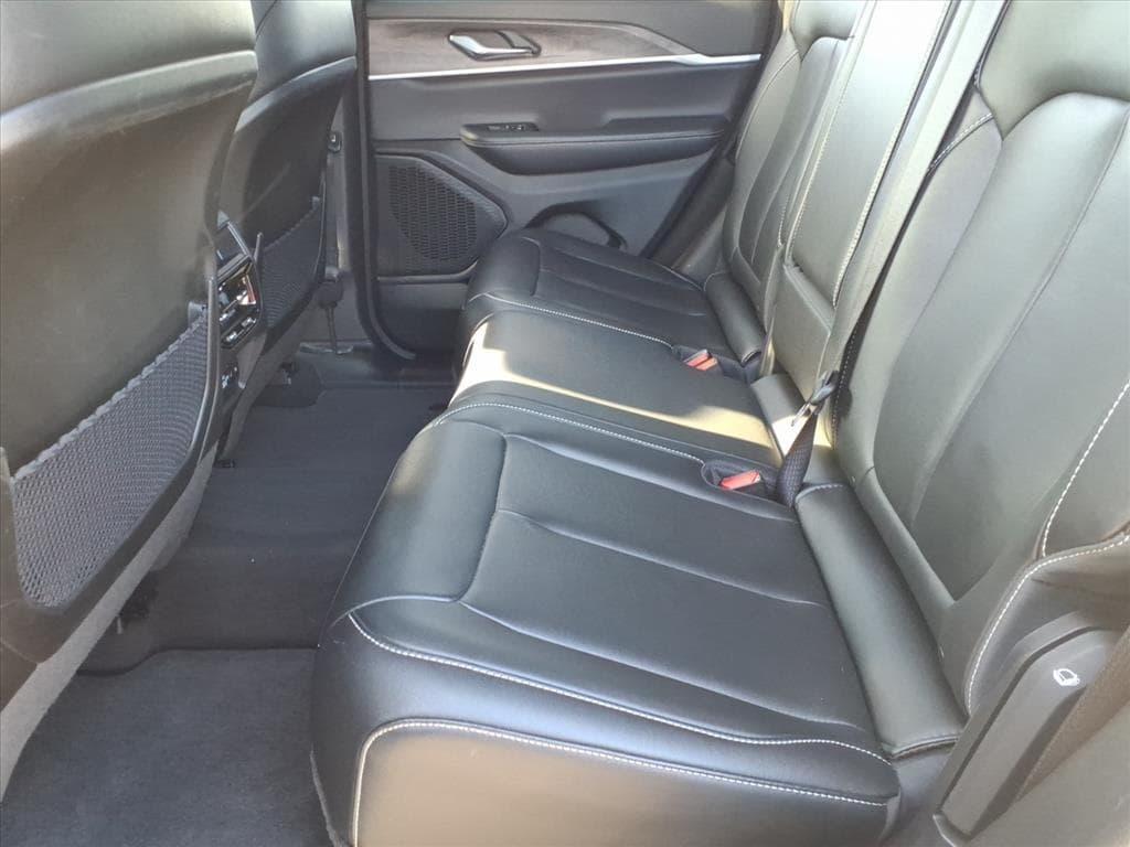 used 2024 Jeep Grand Cherokee car, priced at $34,900