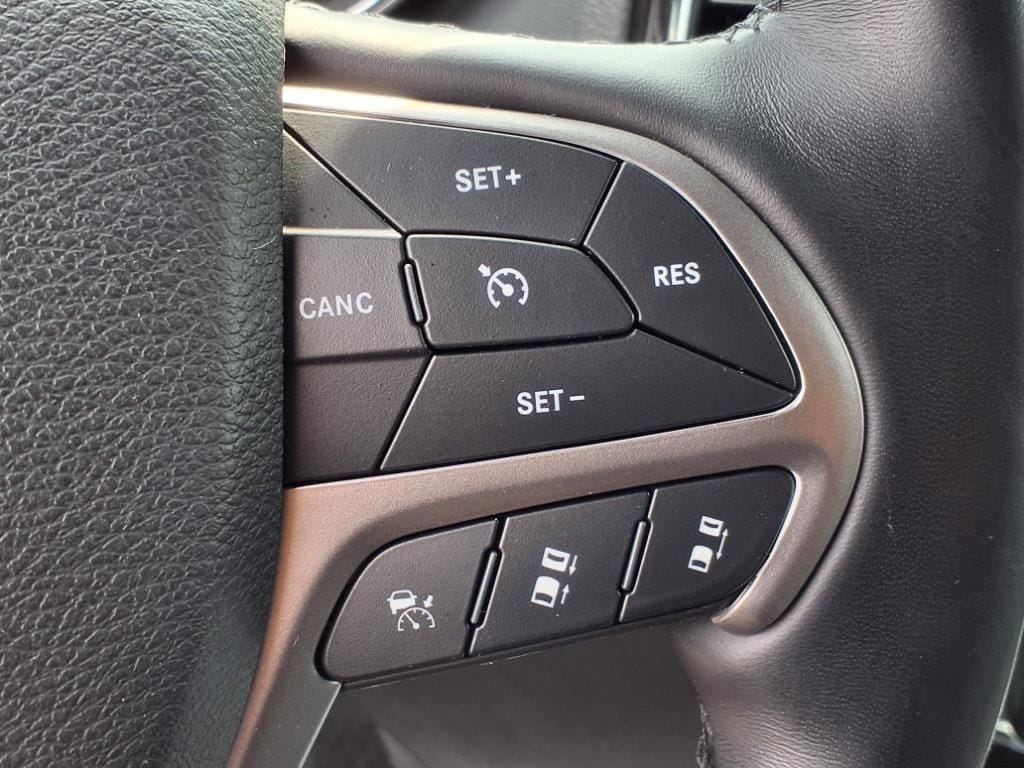 used 2021 Jeep Grand Cherokee car, priced at $28,900