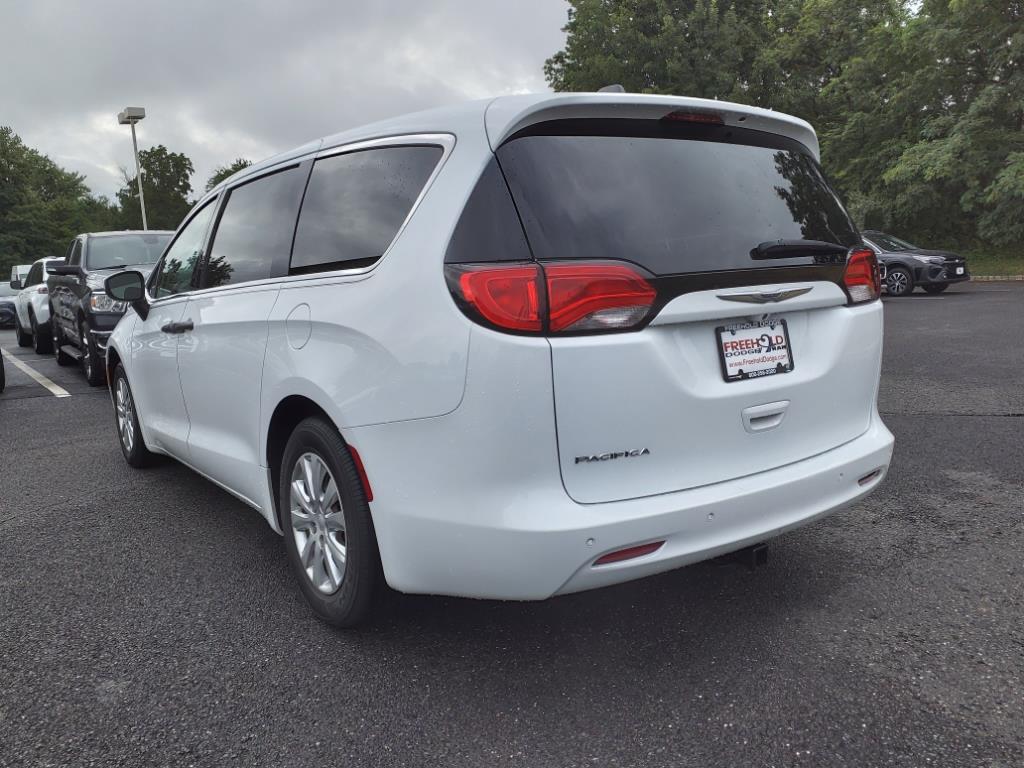 used 2019 Chrysler Pacifica car, priced at $15,900