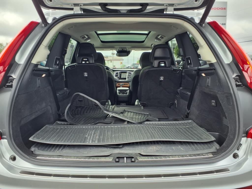 used 2022 Volvo XC90 car, priced at $39,500