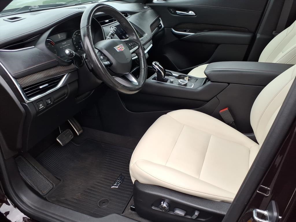 used 2020 Cadillac XT4 car, priced at $17,900