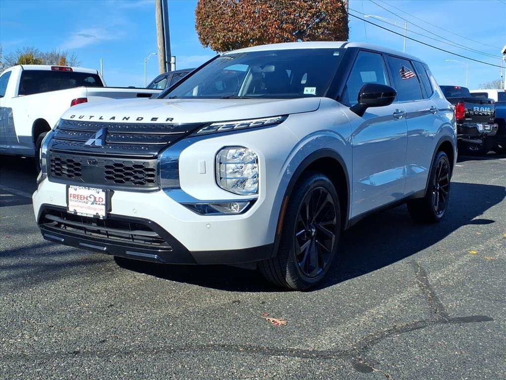used 2022 Mitsubishi Outlander car, priced at $21,900