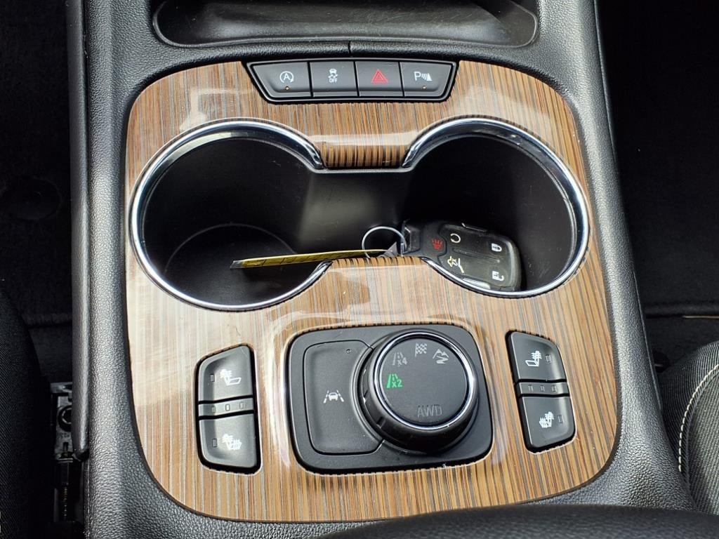 used 2022 GMC Acadia car, priced at $27,900