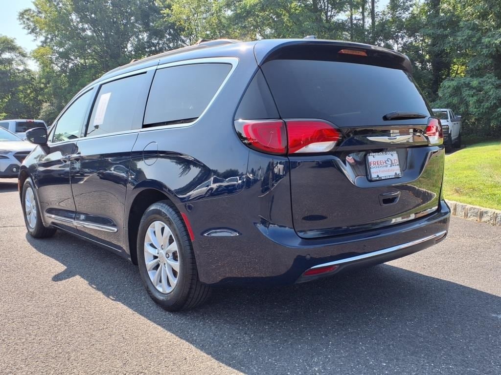 used 2017 Chrysler Pacifica car, priced at $13,900