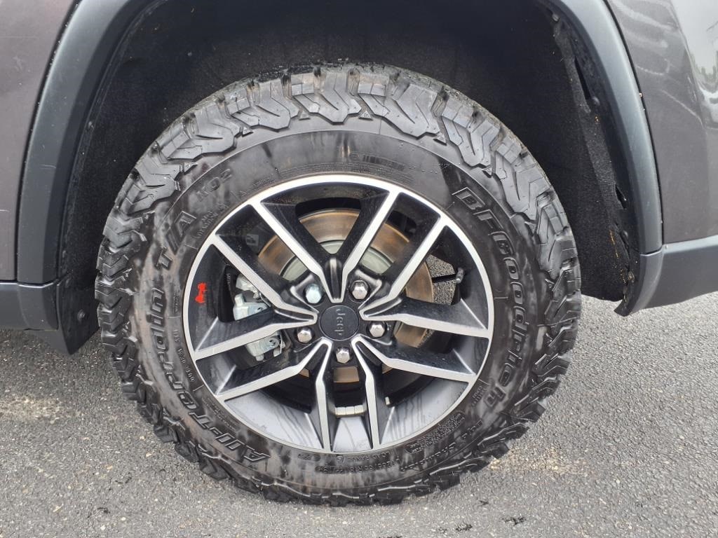 used 2021 Jeep Grand Cherokee car, priced at $32,900