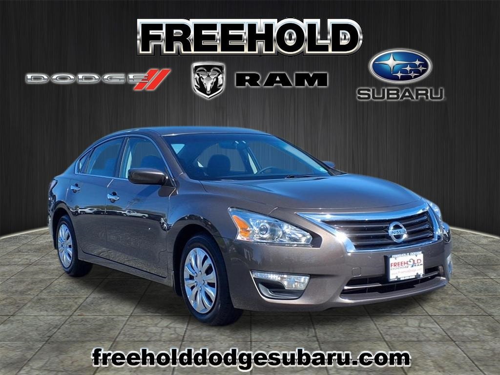 used 2014 Nissan Altima car, priced at $8,900