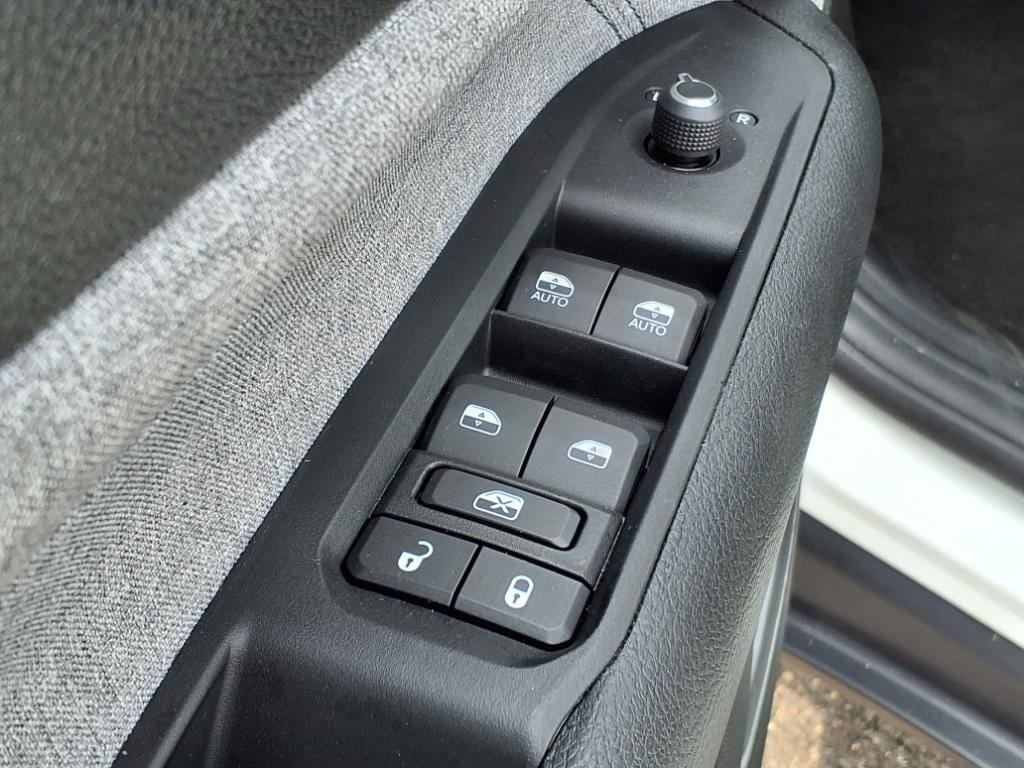 used 2022 Jeep Compass car, priced at $20,900